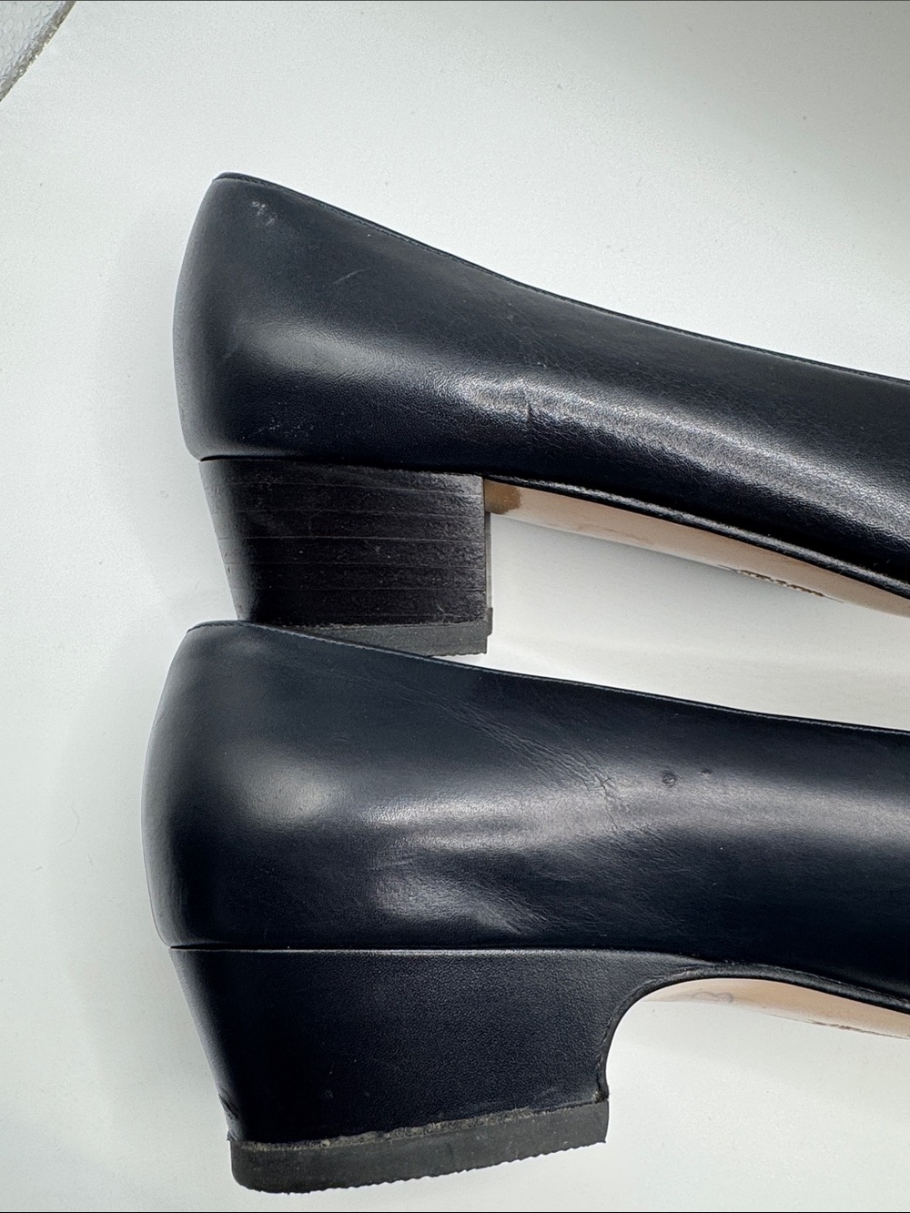 Salvatore Ferragamo navy blue Leather Vara Bow Pumps with Gold Buckle - Picture 11 of 13